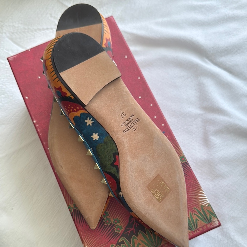 Valentino Red and Blue Flats with Geometric Design (BRAND NEW) - Picture 3 of 5